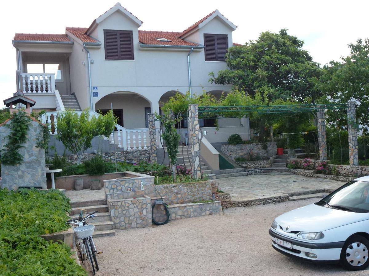 Apartmani Zmiric Primošten Exterior foto