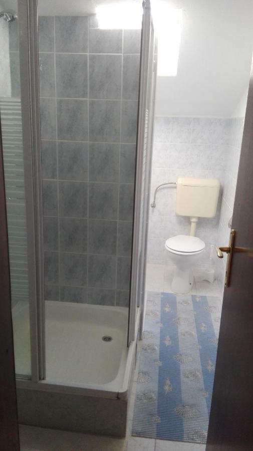 Apartmani Zmiric Primošten Exterior foto
