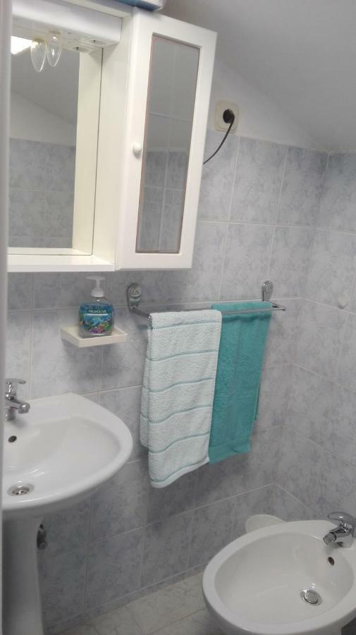 Apartmani Zmiric Primošten Exterior foto